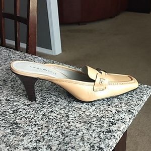 NEW NINE WEST Heeled Mules